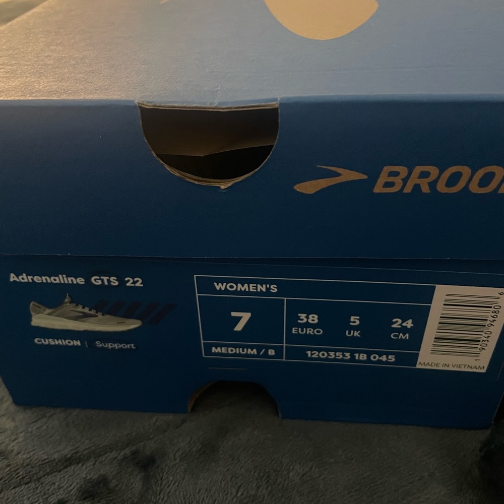 Brooks Women's Adrenaline GTS 22 in Blue